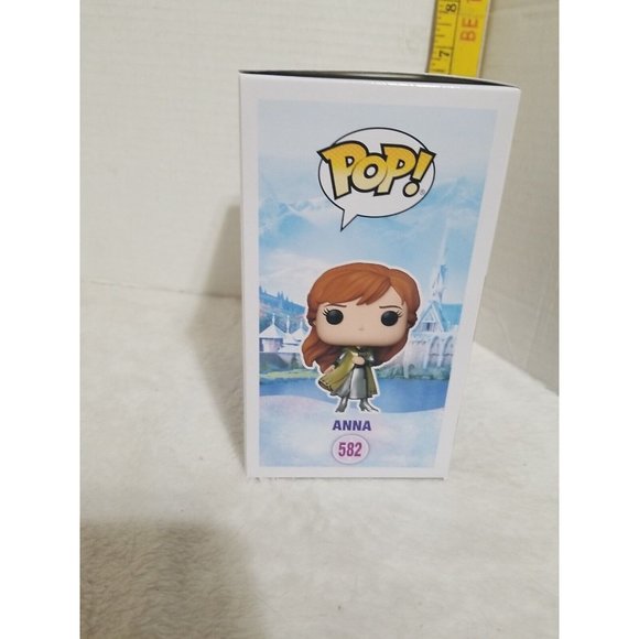 FUNKO POP! Disney Frozen-Funko Shop Exclusive Anna with Pin #582 NIB w Protector - Picture 6 of 7